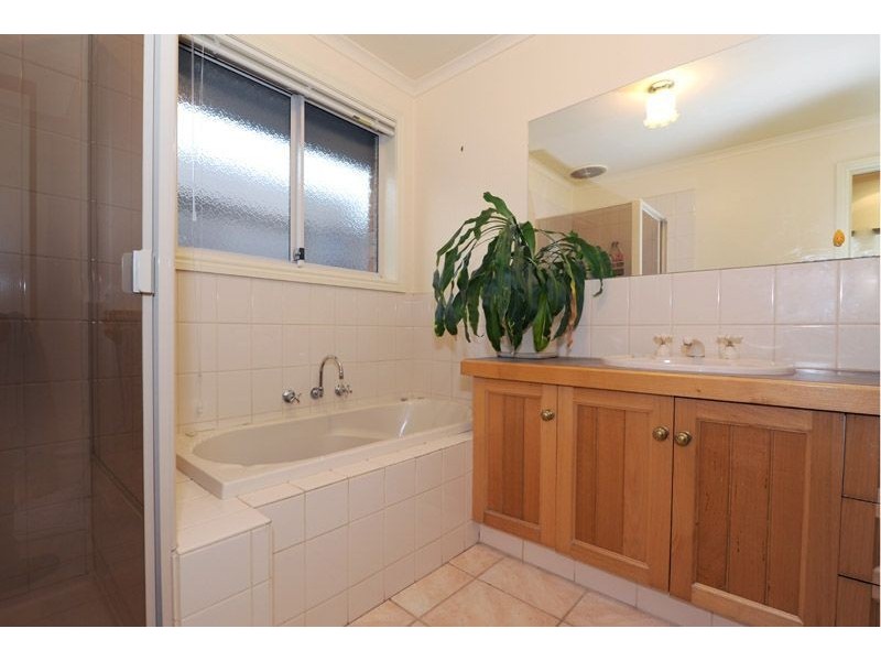 8 Eucalypt Court, Langwarrin VIC 3910