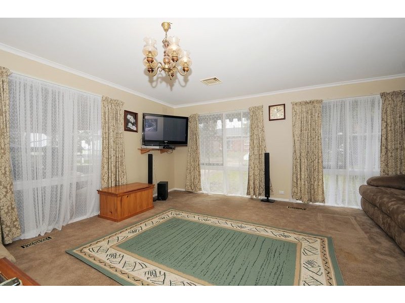 16 Bush Court, Langwarrin VIC 3910