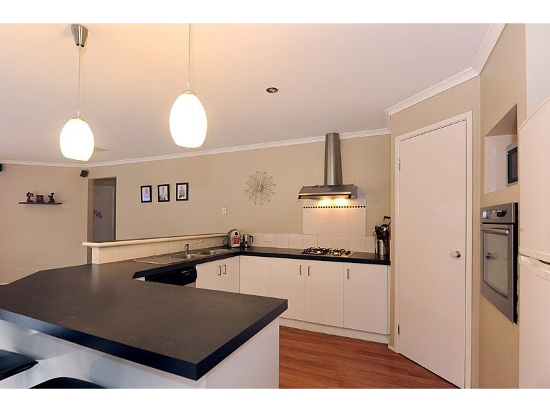 5 Lindsay Crescent, Lynbrook VIC 3975