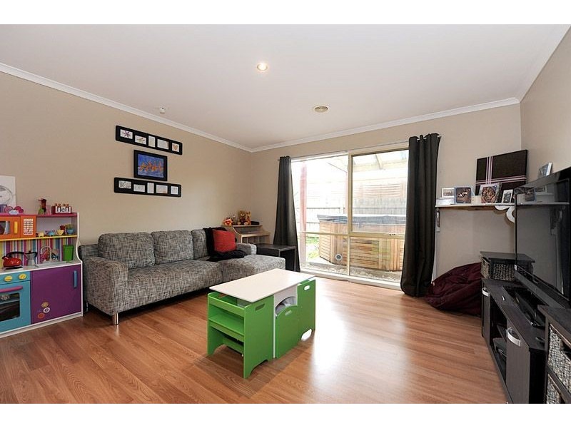 5 Lindsay Crescent, Lynbrook VIC 3975