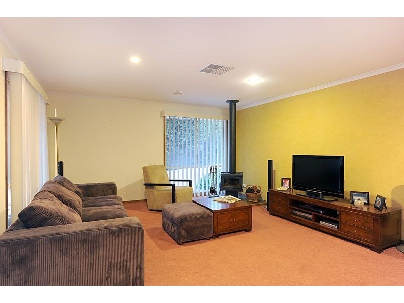 11 Ebony Drive, Langwarrin VIC 3910