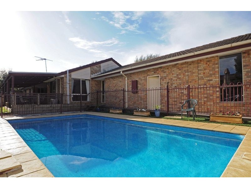 26 Cotoneaster Way, Langwarrin VIC 3910