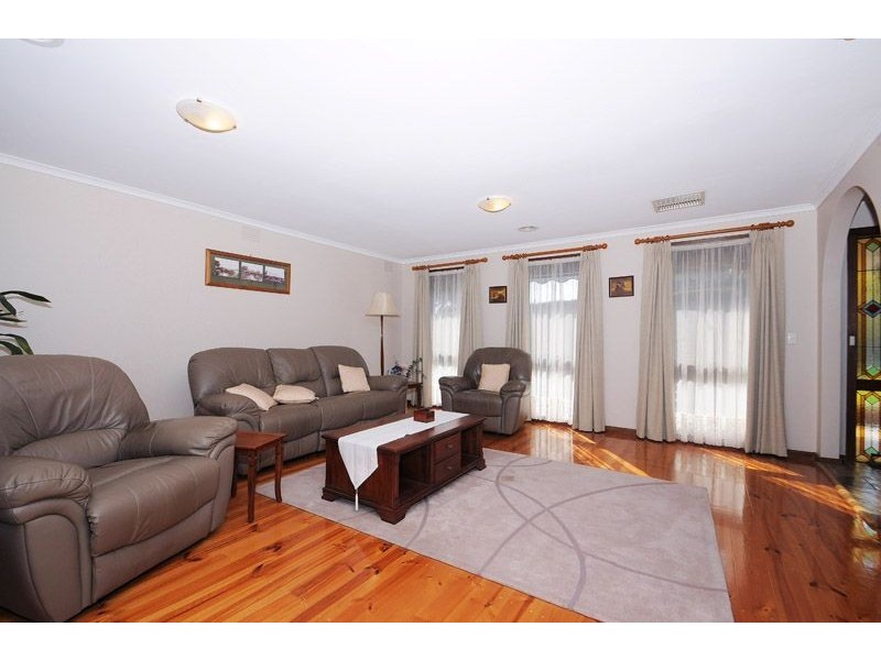 32 Jackson Drive, Langwarrin VIC 3910