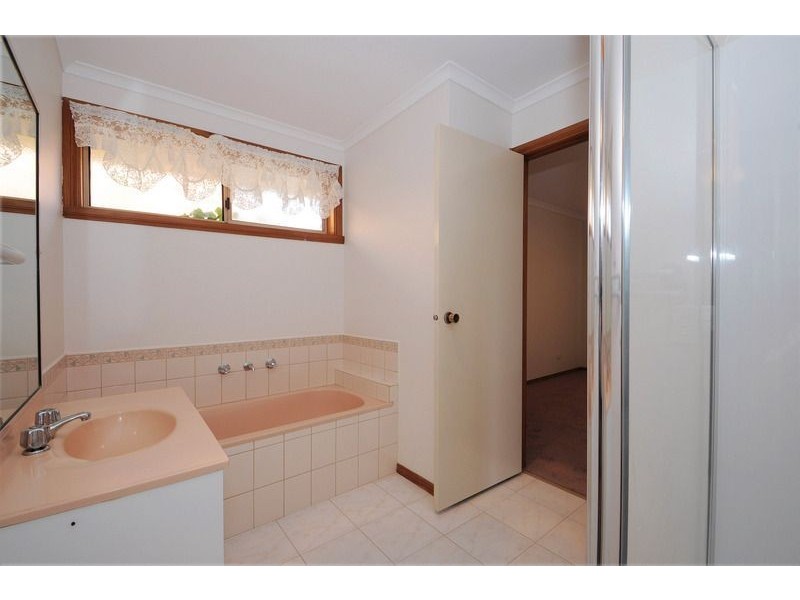 1/12 Knott Court, Langwarrin VIC 3910