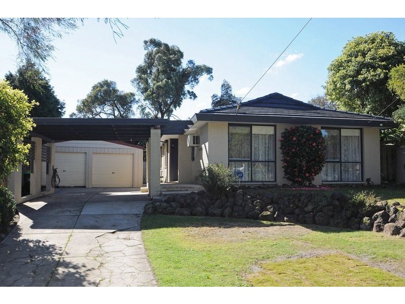 7 Dunraven Crescent, Langwarrin VIC 3910