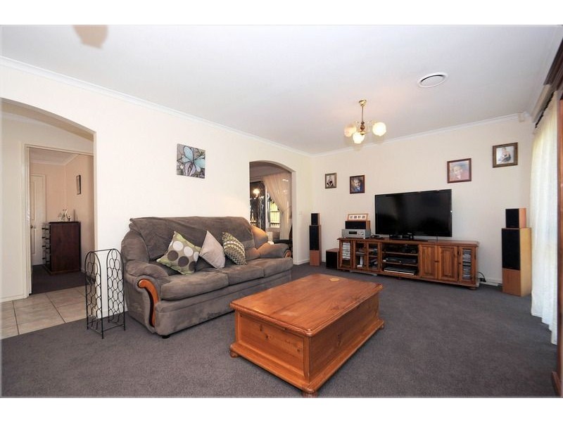 7 Dunraven Crescent, Langwarrin VIC 3910
