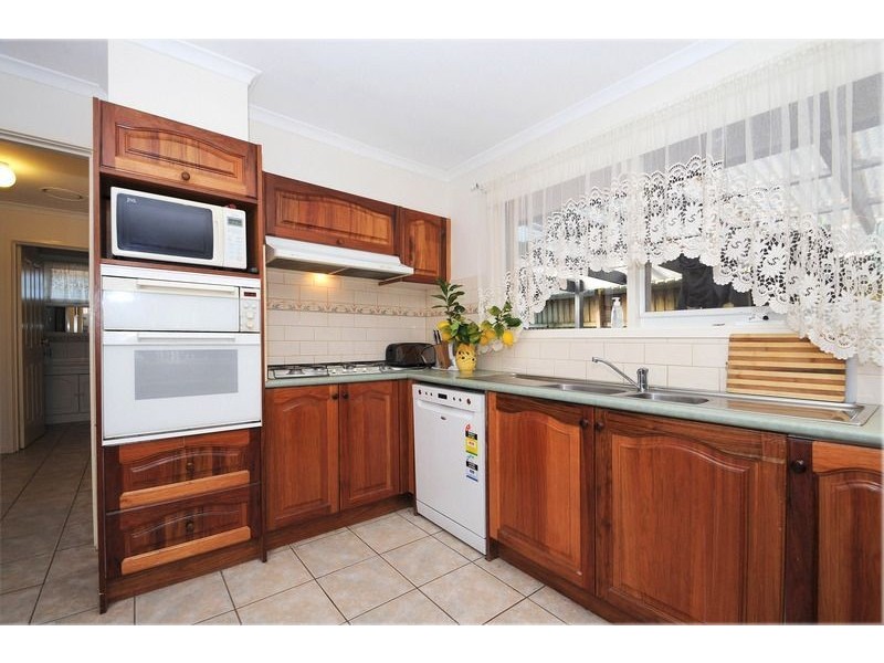 7 Dunraven Crescent, Langwarrin VIC 3910