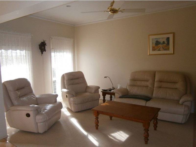 21 Huntingtower Crescent, Langwarrin VIC 3910