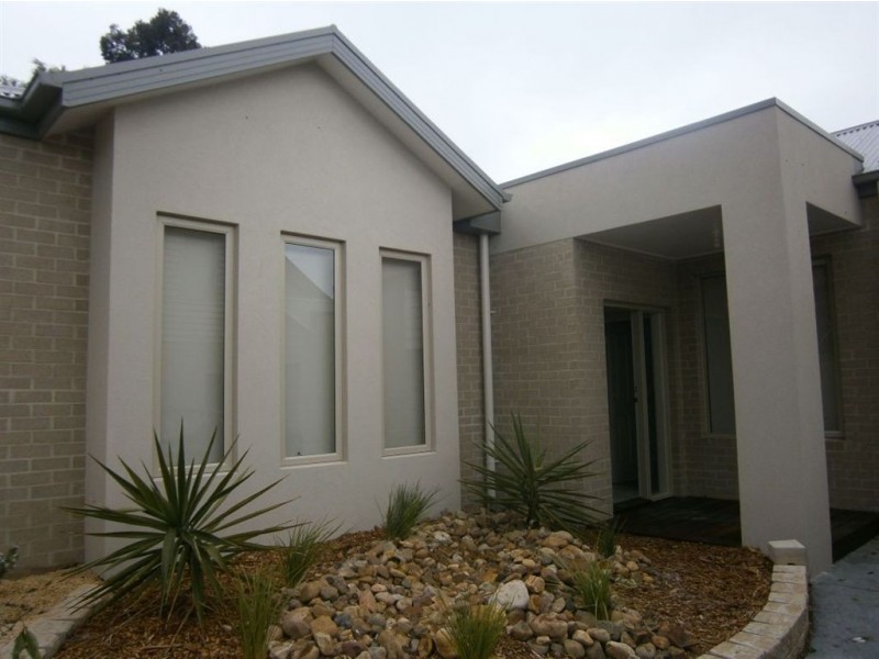 3/4 Maple Street, Langwarrin VIC 3910