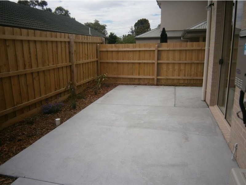 2/4 Maple Street, Langwarrin VIC 3910