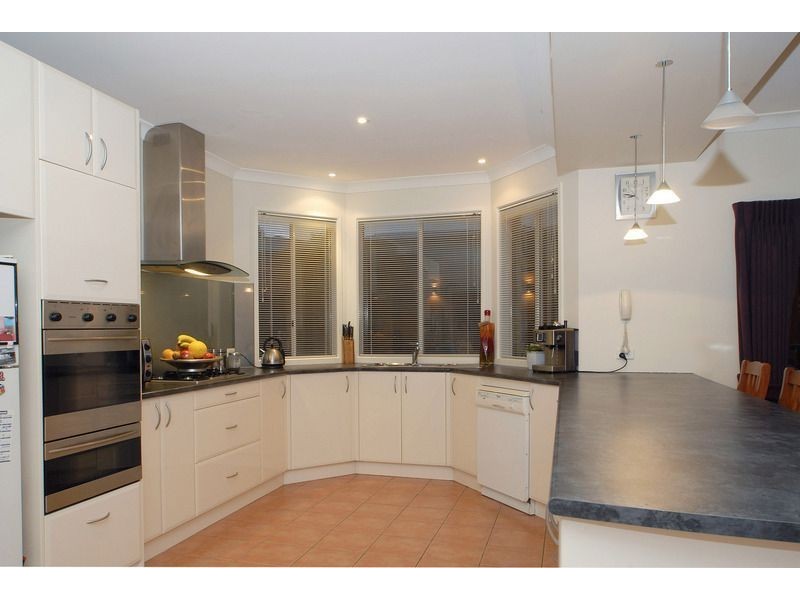 17 Morecroft Way, Langwarrin VIC 3910