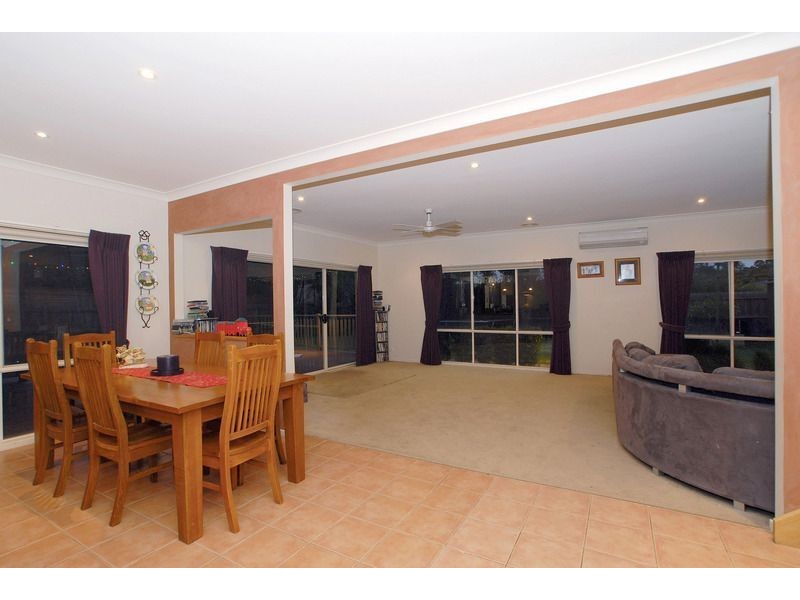 17 Morecroft Way, Langwarrin VIC 3910