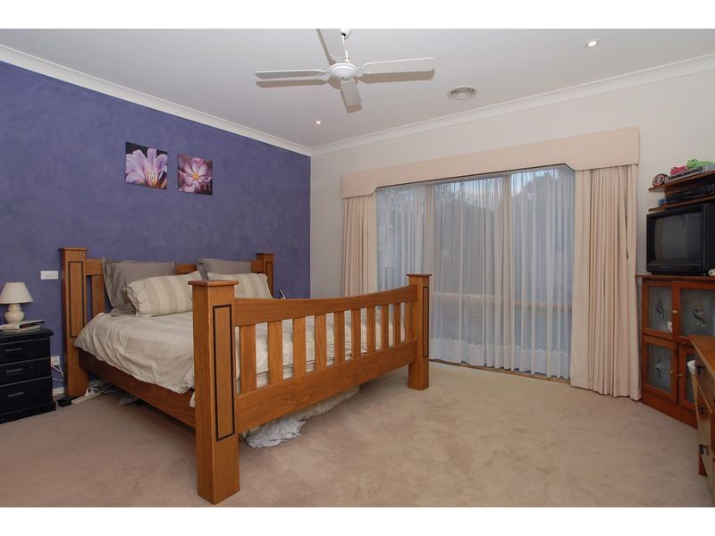 17 Morecroft Way, Langwarrin VIC 3910