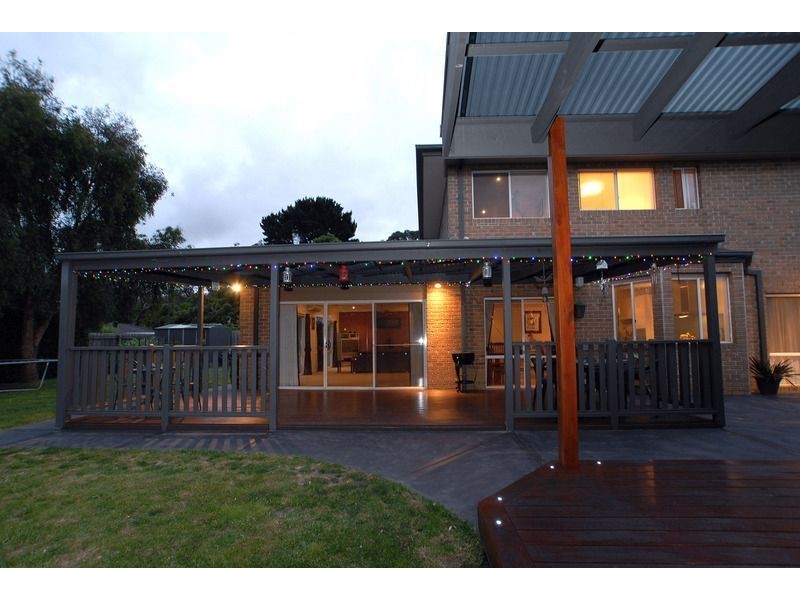 17 Morecroft Way, Langwarrin VIC 3910