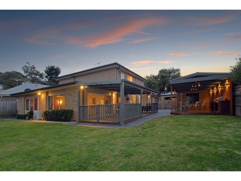 17 Morecroft Way, Langwarrin VIC 3910