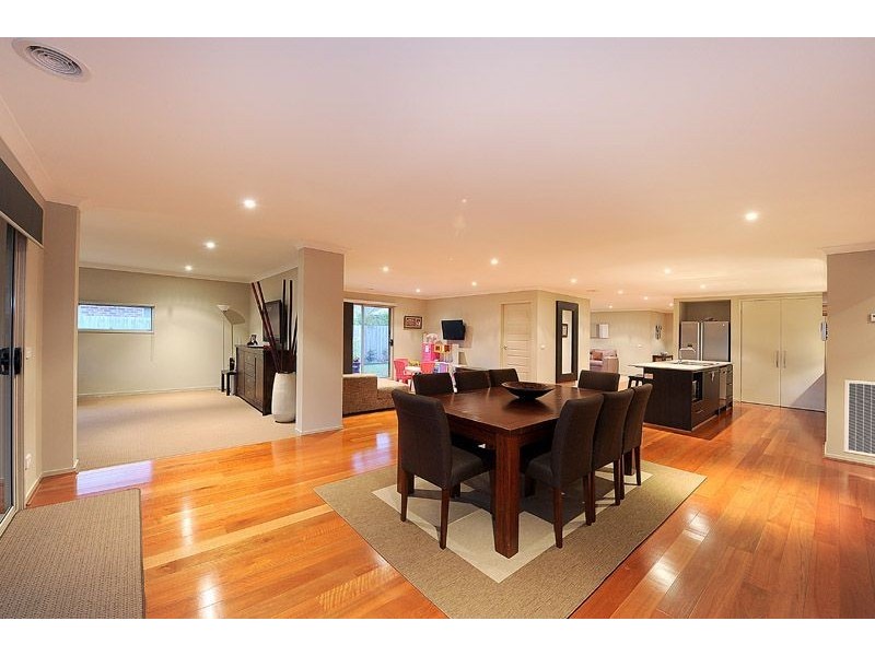 2 Bushy Court, Langwarrin VIC 3910