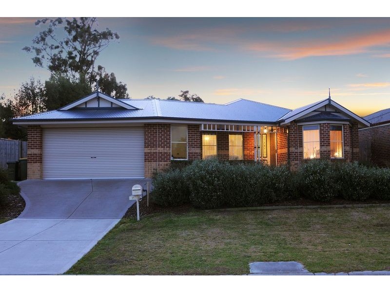 7 Grasswren Close, Langwarrin VIC 3910
