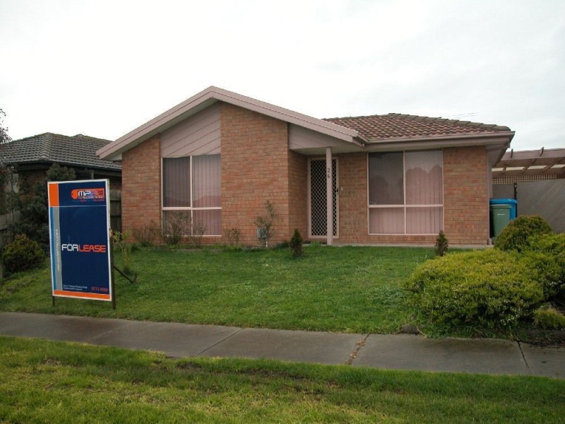 26 Phelan Drive, Cranbourne VIC 3977