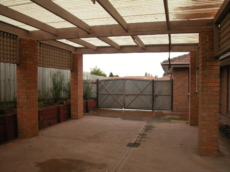 26 Phelan Drive, Cranbourne VIC 3977