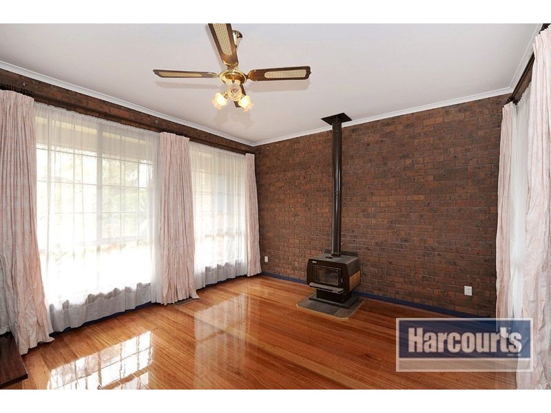 4 Carisbrook Court, Langwarrin VIC 3910