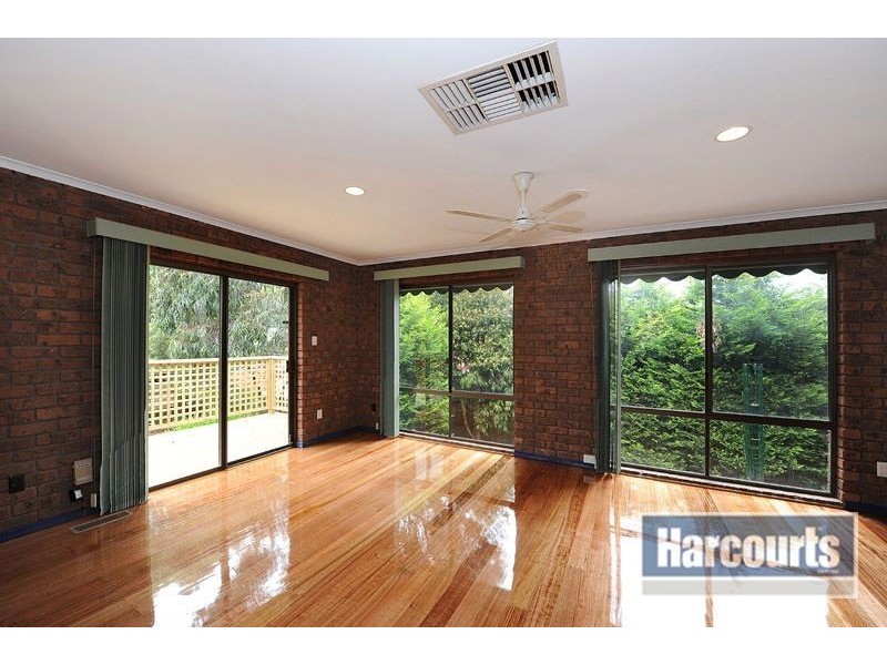 4 Carisbrook Court, Langwarrin VIC 3910