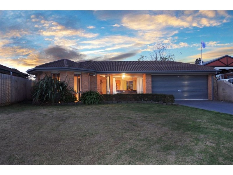 19 Dunn Crescent, Langwarrin VIC 3910