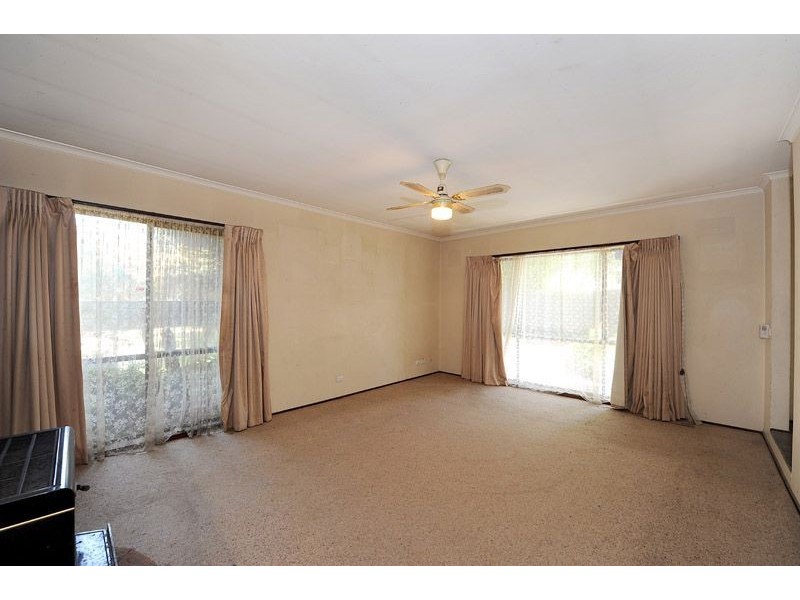 8 Beckenham Place, Langwarrin VIC 3910