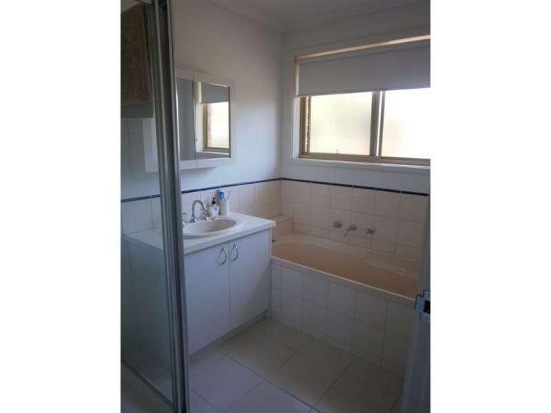 17/10 Lemnian Court, Langwarrin VIC 3910