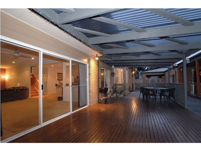 17 Morecroft Way, Langwarrin VIC 3910