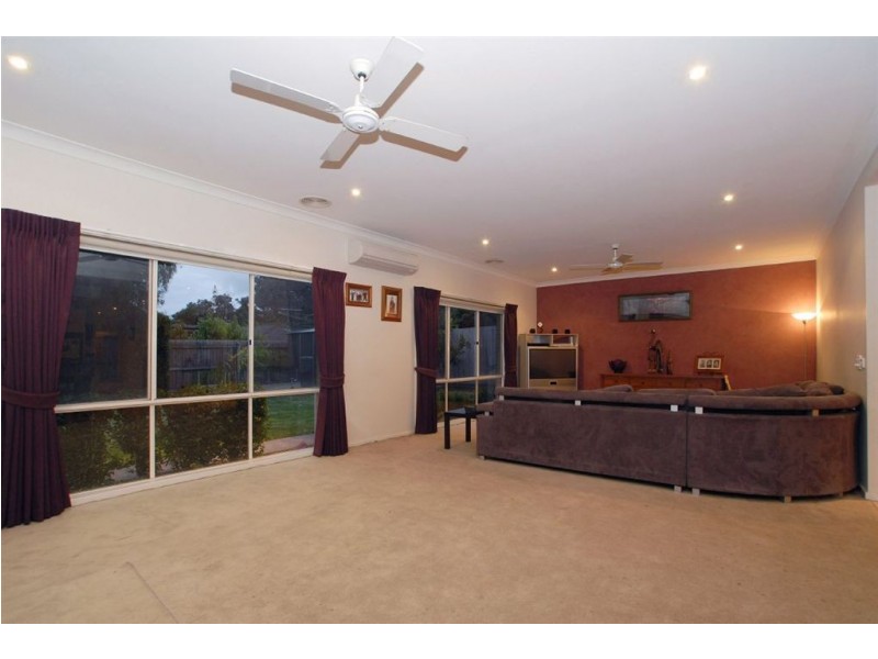 17 Morecroft Way, Langwarrin VIC 3910