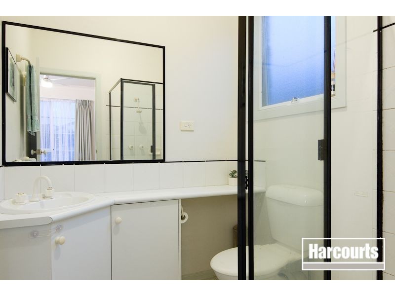 11 Hamilton Drive, Cranbourne North VIC 3977