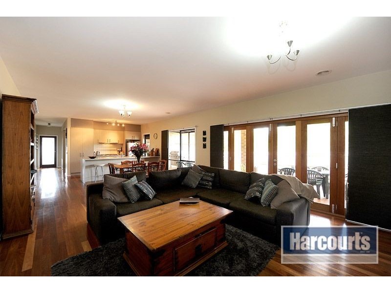 5 Dunmore Close, Langwarrin VIC 3910