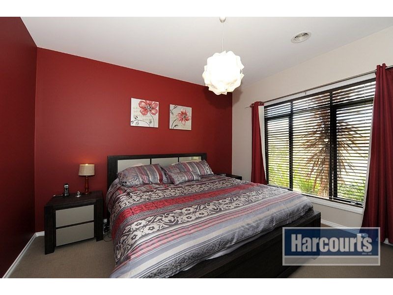 5 Dunmore Close, Langwarrin VIC 3910