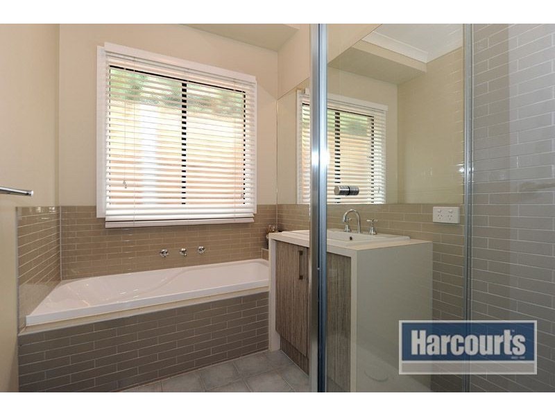 5 Dunmore Close, Langwarrin VIC 3910