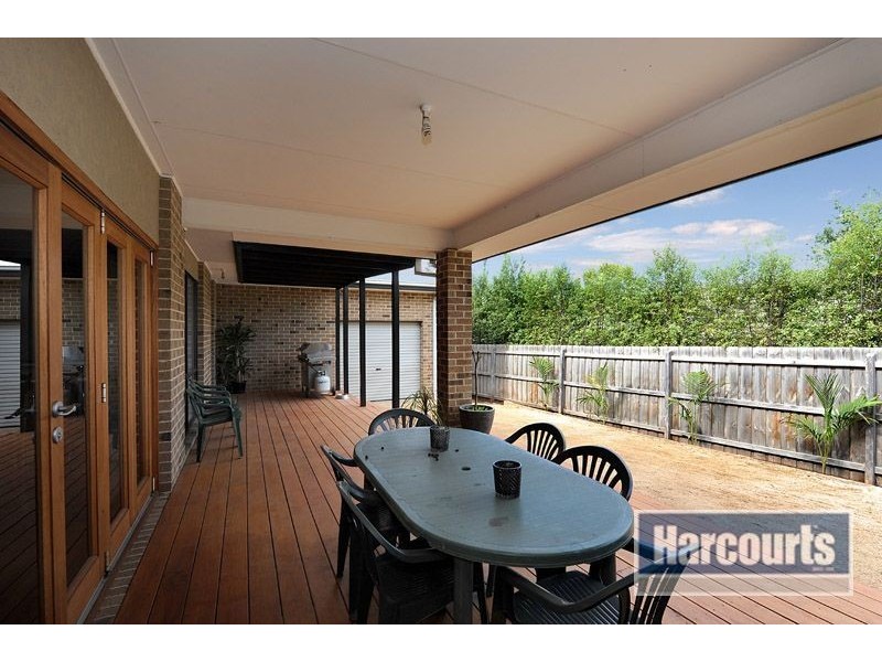 5 Dunmore Close, Langwarrin VIC 3910