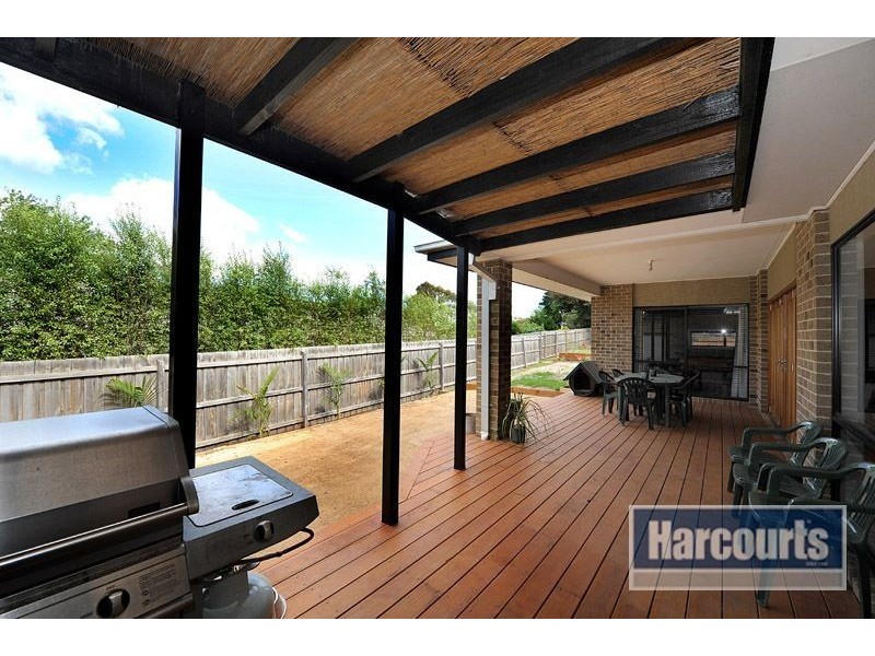 5 Dunmore Close, Langwarrin VIC 3910