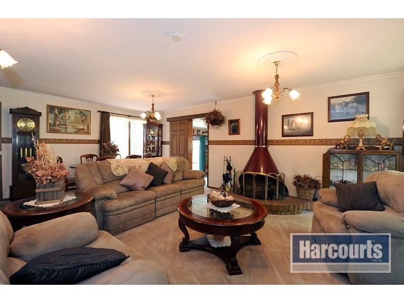 98 Yarralumla Dr, Langwarrin VIC 3910