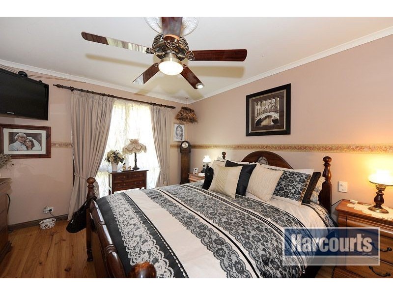 98 Yarralumla Dr, Langwarrin VIC 3910