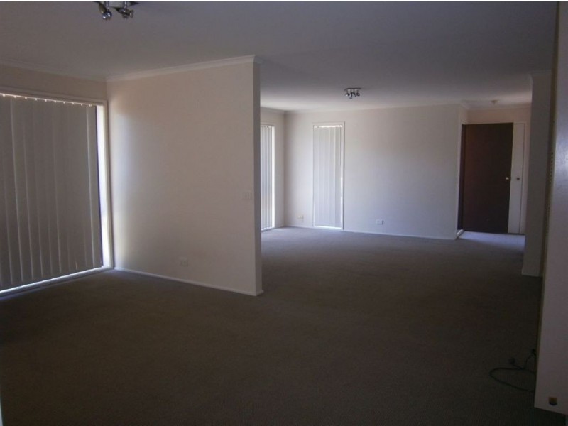 18 Leonard Drive, Langwarrin VIC 3910