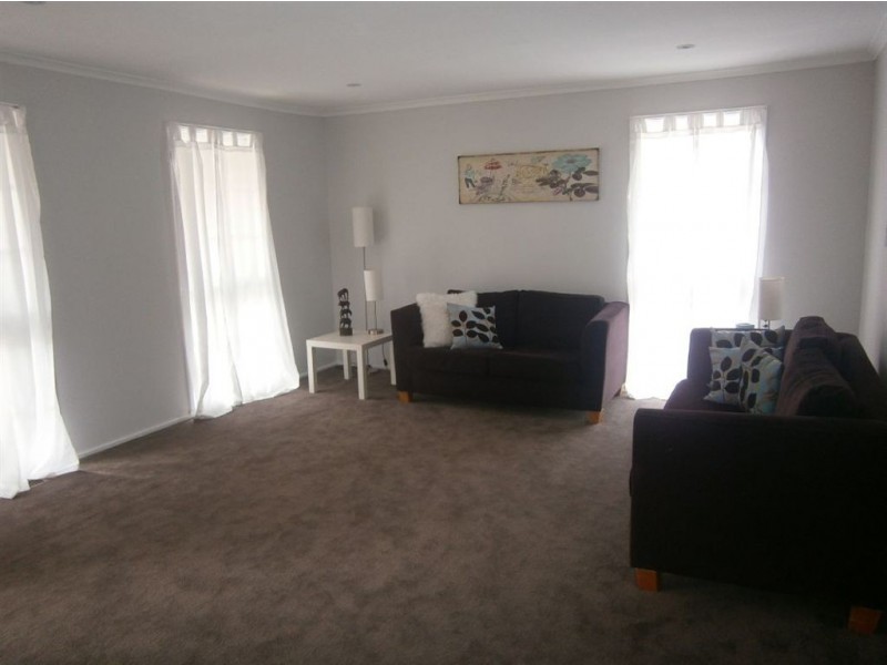 16 Alcon Court, Langwarrin VIC 3910