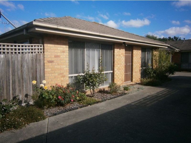 1/1 Navarre Drive, Cranbourne West VIC 3977