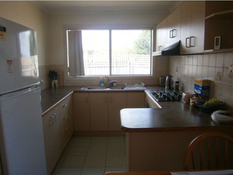1/1 Navarre Drive, Cranbourne West VIC 3977
