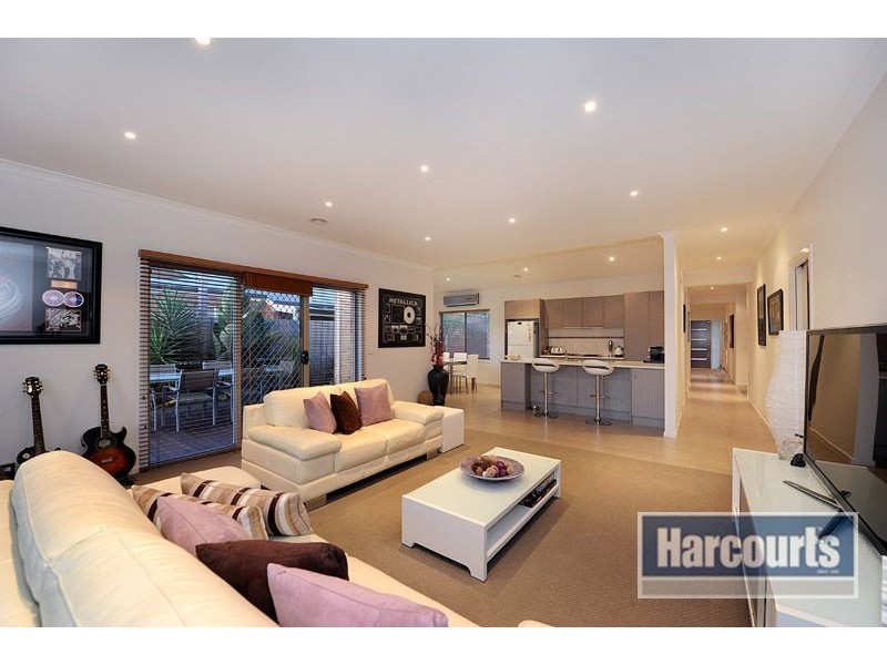72 Huntingtower Cres, Langwarrin VIC 3910