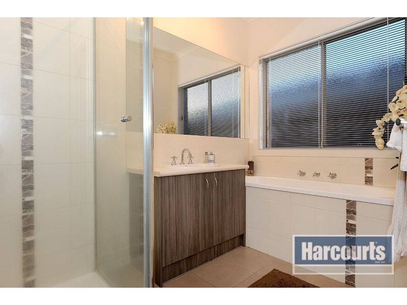 72 Huntingtower Cres, Langwarrin VIC 3910