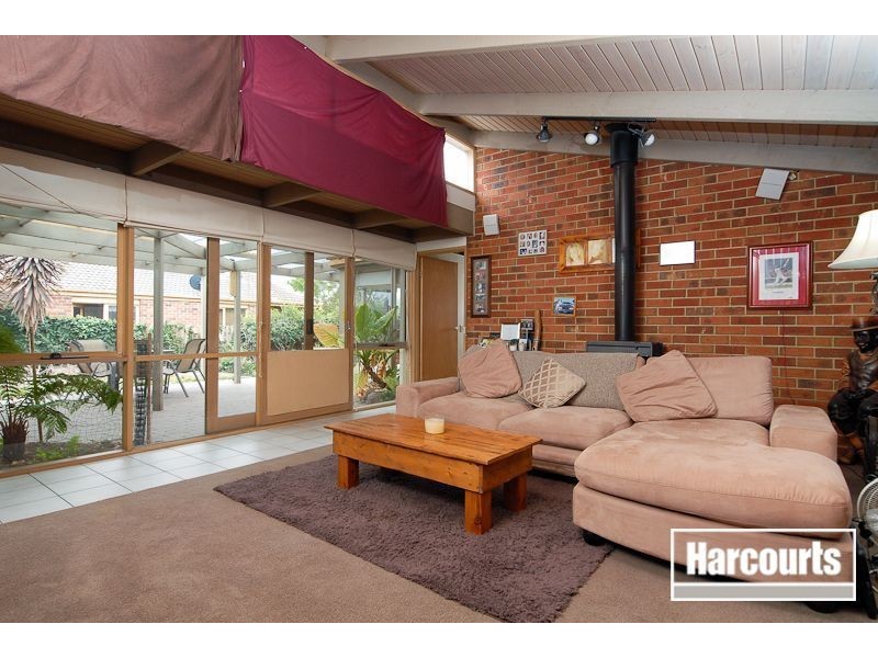 17 Cinerea Glade, Langwarrin VIC 3910