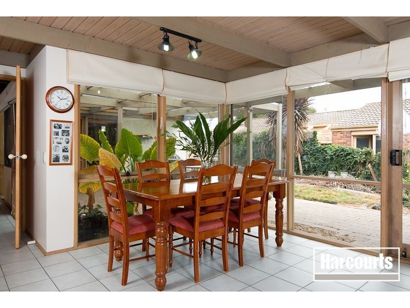 17 Cinerea Glade, Langwarrin VIC 3910