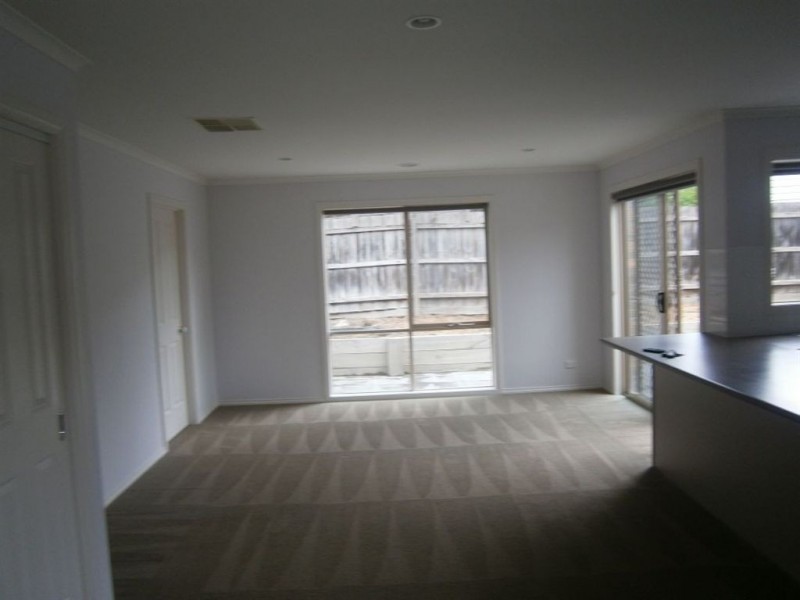 2/21 Quarry Road, Langwarrin VIC 3910