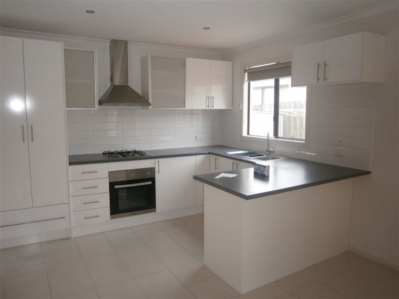 2/145 Union Road, Langwarrin VIC 3910