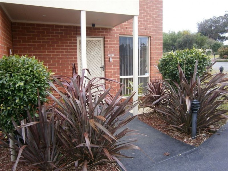 15/2 Edward Street, Langwarrin VIC 3910