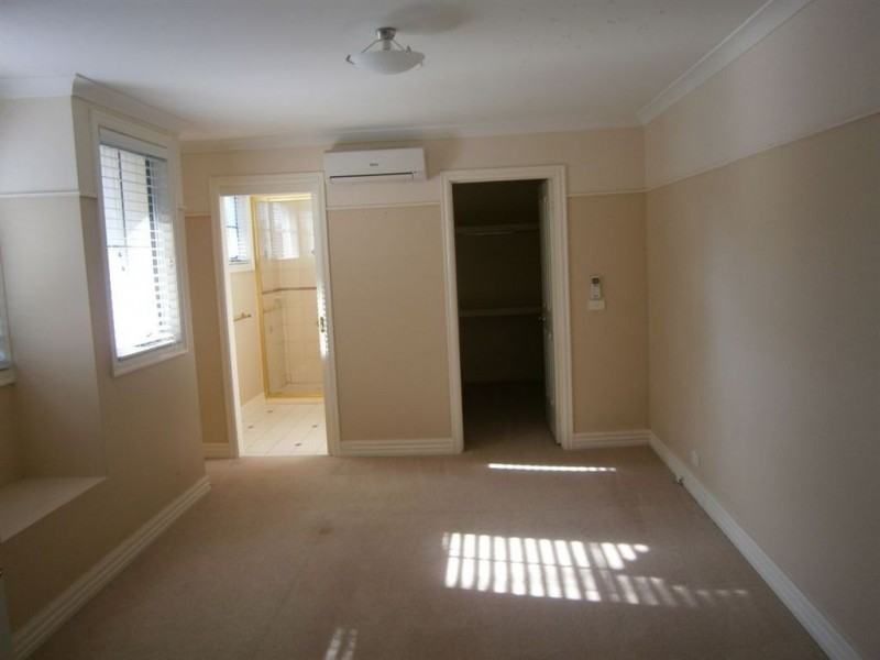11 Cotoneaster Way, Langwarrin VIC 3910